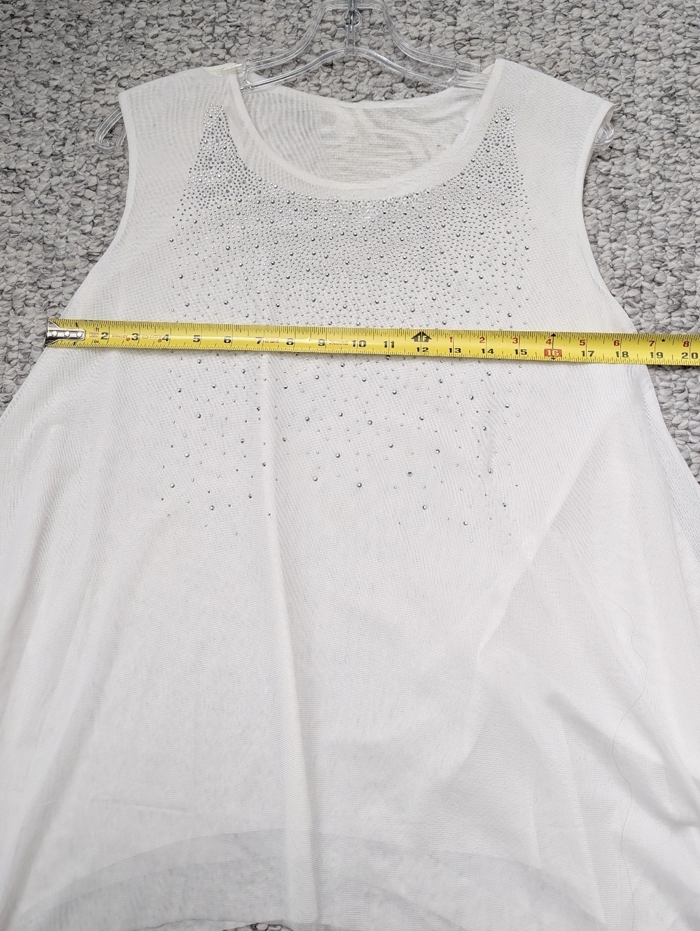 NWT Women's White Sleeveless Chiffon Blouse w/Rhinestones & Assymetrical Hem - Picture 12 of 14